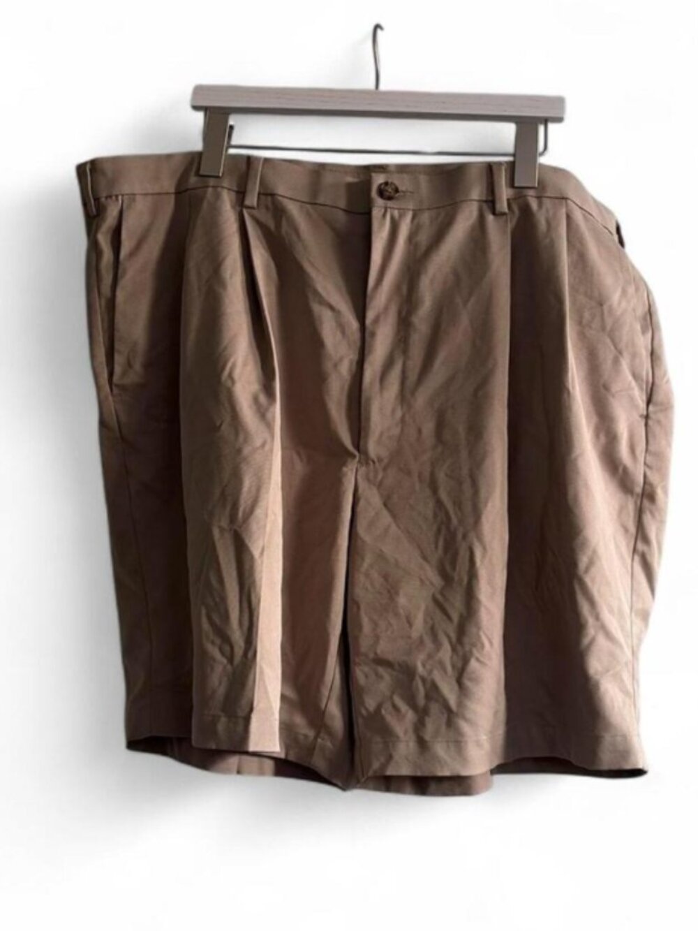 Roundtree & Yorke brown chino shorts | men's size 46 | flat front